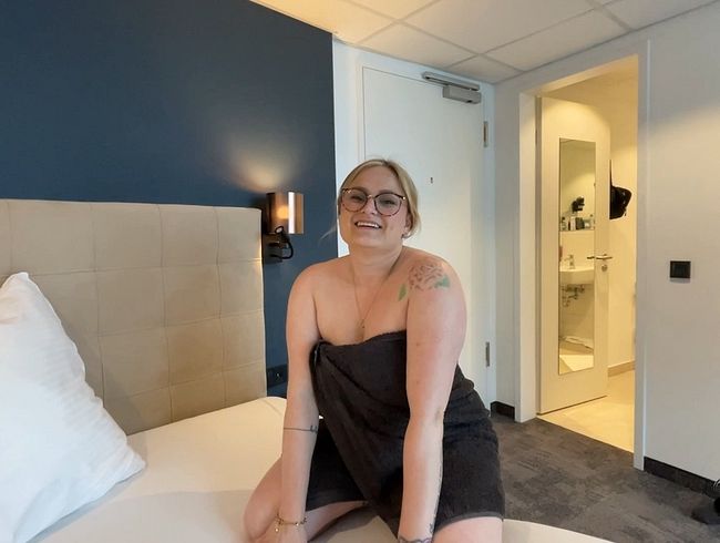 HollyBanks Porno Video: Endlich wieder s*x!!! Bitte Fixxk mich…